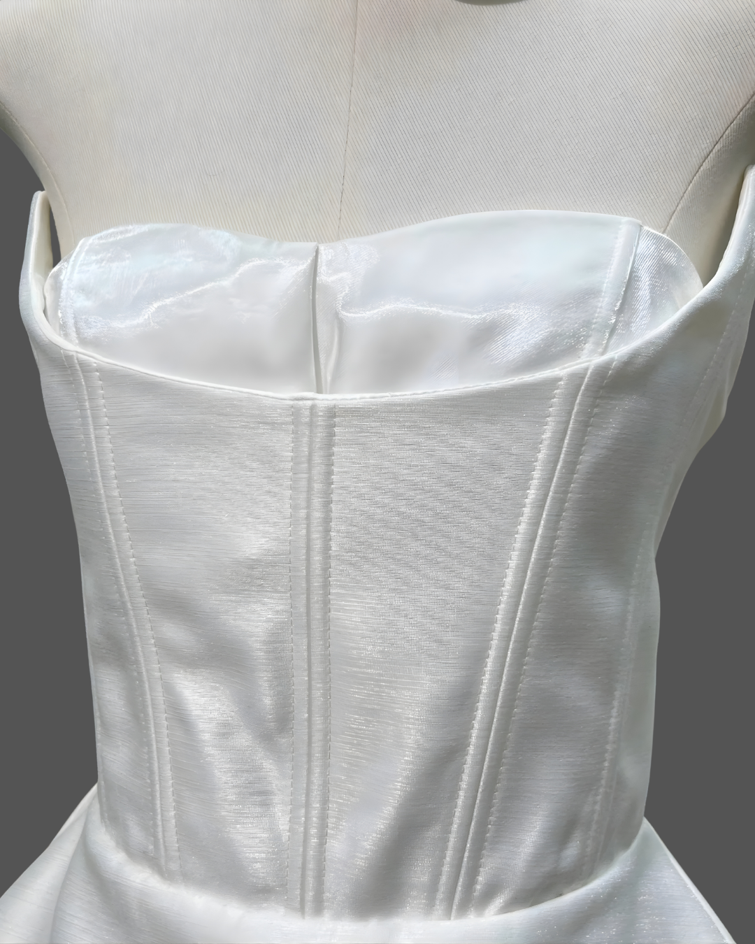 Vérité Contrast Gown